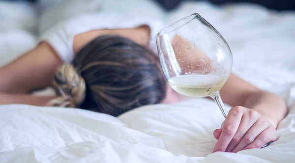 Wie wirkt Alkohol auf den Schlaf?